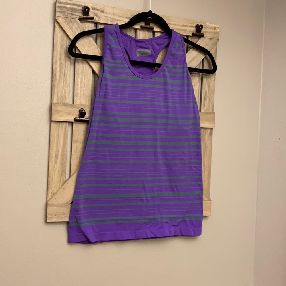 Athleta razor back tank built in bra purple gray striped medium